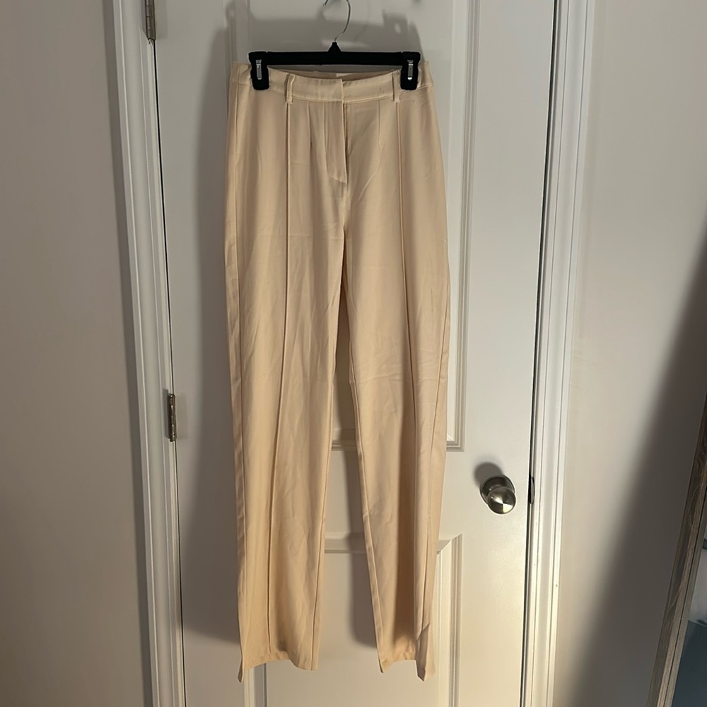 “Pretty Little Thing” Tan/cream dress pants size 8